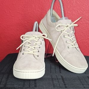 Born Pink Leather Suede Women's Size 7 Sneakers